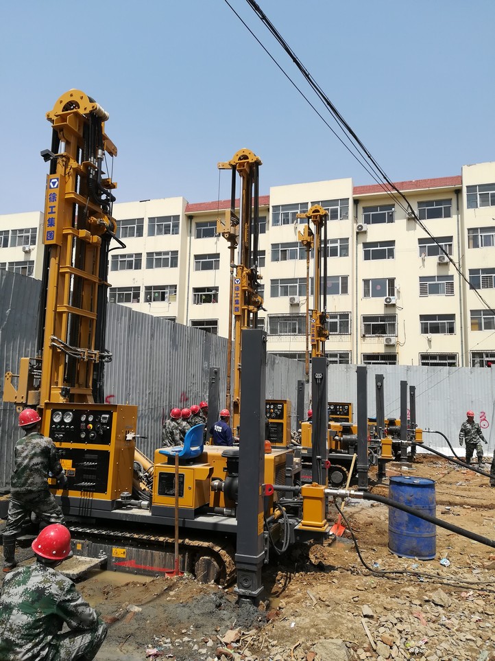 2018年5月，徐工深水井钻机群机在秦皇岛施工