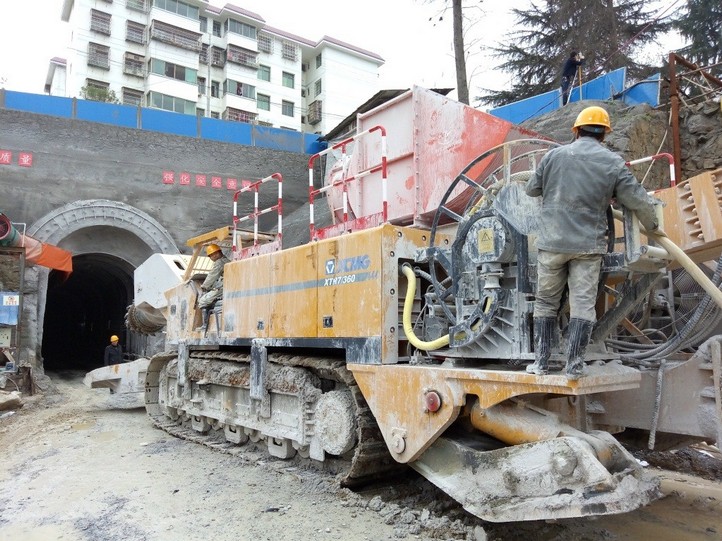 2018年1月徐工悬臂式隧道掘进机XTR7360在湖南施工